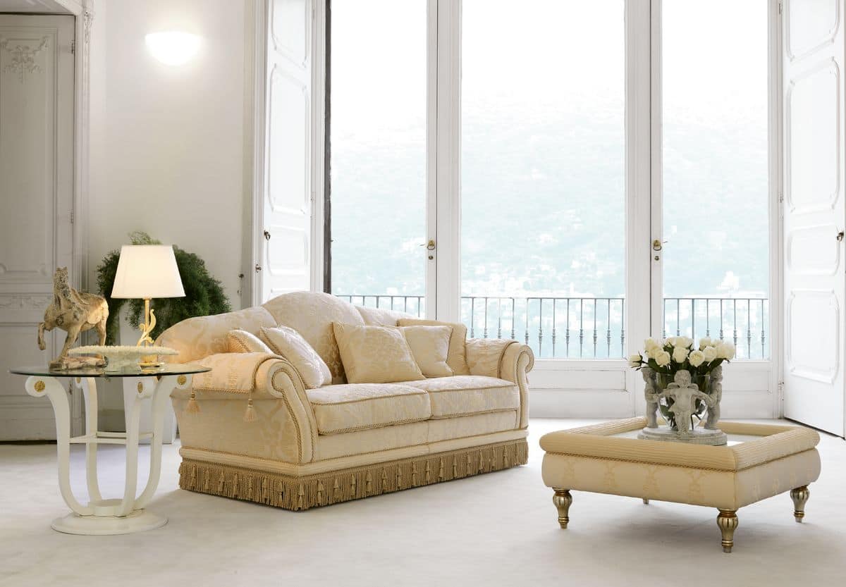 divano classico di lusso per eleganti salotti idfdesign