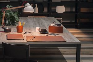 Brando 5pz, Elegante collezione di accessori per scrivania in cuoio rigenerato