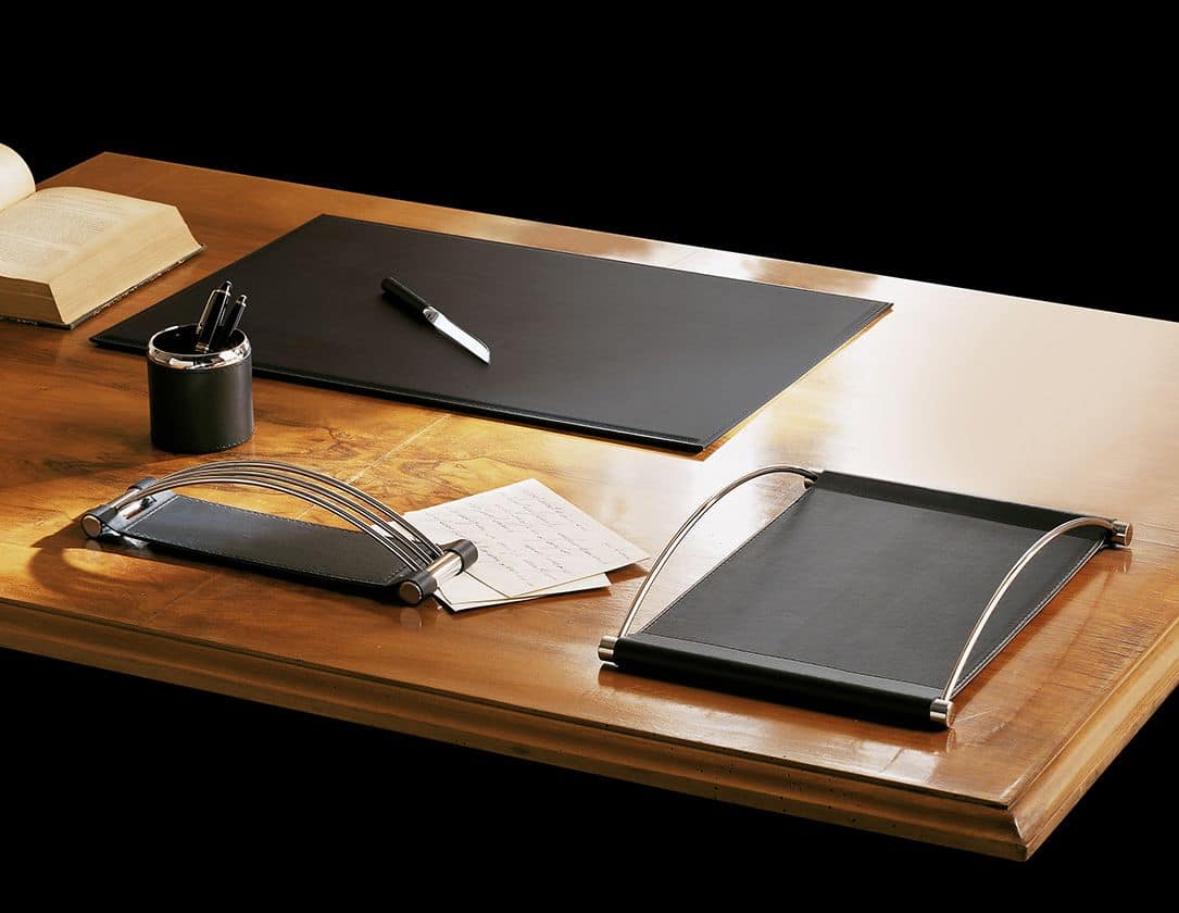 Accessori scrivania in ecopelle con particolari in acciaio