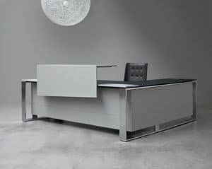 Altagamma bancone reception, Reception lineare con gambe in alluminio, piano disponibile in vetro, legno e rivestito in pelle