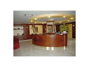 Hotel Imperiale, Bancone reception per albergo, realizzata in legno pregiato
