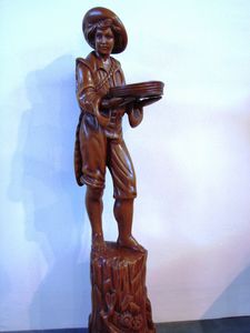 Art. 161, Statua in legno a forma di paggetto
