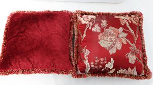 Cuscini, Cuscini con decorazioni floreali