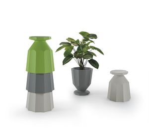 Rerecycled, Elemento bivalente in polietilene riciclato, sgabello o fioriera