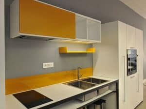 More Kitchen in linea, Cucina moderna in legno, ideale per ambienti di lavoro e case