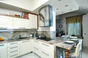 Nscira cucina 100/A, Elegante cucina con piano in marmo