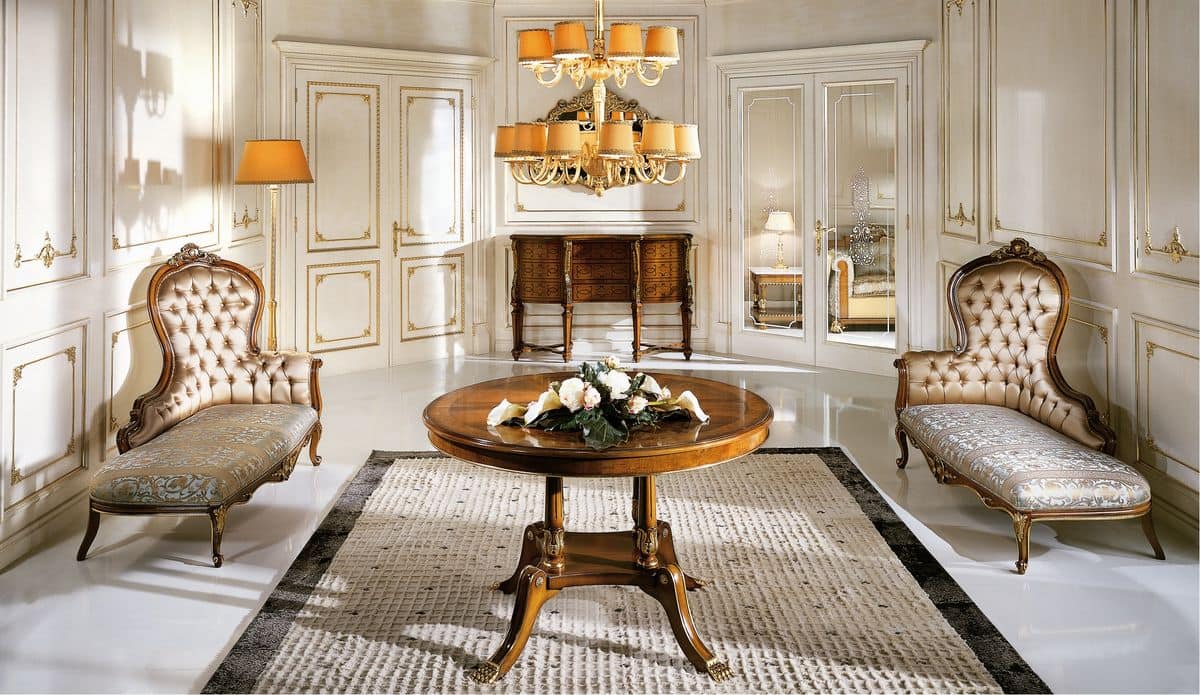 Boiserie in pannelli di legno multistrato, cornici in legno massello,  particolari intagliati decorati in oro foglia, per ambienti in stile  classico di lusso