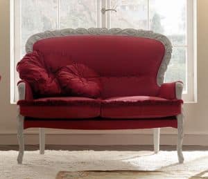 Belvedere 300 divanetto, Elegante divanetto intagliata a mano, rivestito con preziosi tessuti