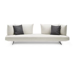 Vivien, Divano design dalla rigorosa eleganza