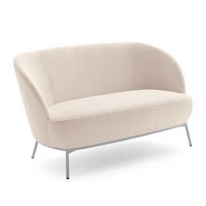 Rose 03951, Divano dal design arrotondato, con gambe in metallo