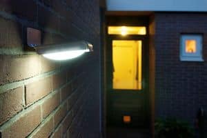 AS016LED, Applique led per esterni, lampada a muro con pannellino solare