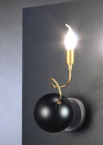 Art. TNT-A, Lampada da parete a forma di palla di dinamite