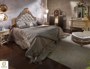 Chic, Camera da letto classica di lusso, letto intagliato classico