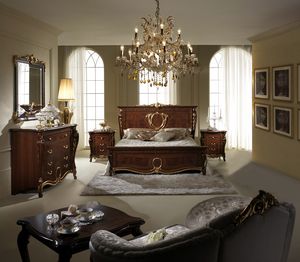 Donatello letto, Letto in stile neoclassico, sinuose pediera e testiera decorate a mano