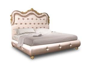 Art. 2430 Marie, Elegante letto classico, imbottitura capitonné con Swarovski, intagli in foglia oro