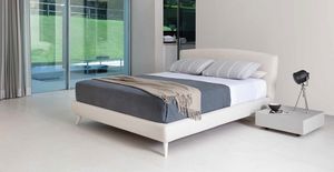 Clarissa, Letto moderno dalle linee curve ed armoniose