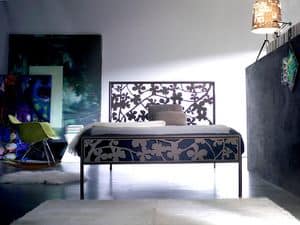 Flower 120, Letto in metallo dalle linee morbide