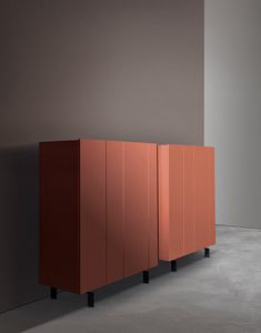 Plinto 1.6, Credenza adatta per arredare salotti dalle linee moderne