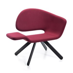 Nal�, Poltrona in tessuto con base in metallo o legno