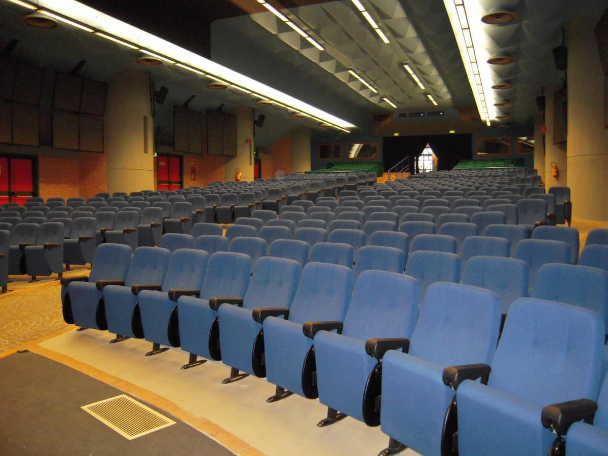 Simplex 1, Poltrone imbottite  modulari per sale cinema e teatri