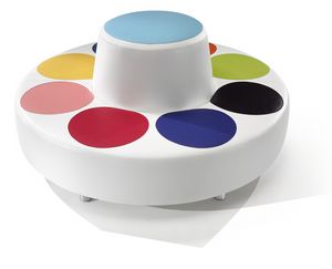 U.F.O., Panca circolare per aree attesa