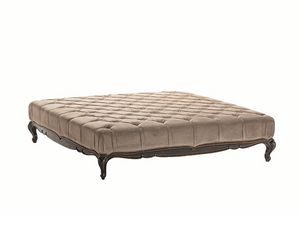 Versailles pouf, Pouf classico con gambe curve e seduta capitonn�