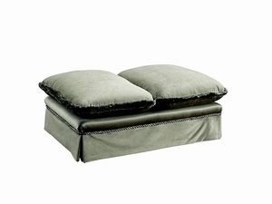 William pouf, Pouf in stile classico con due morbidi cuscini
