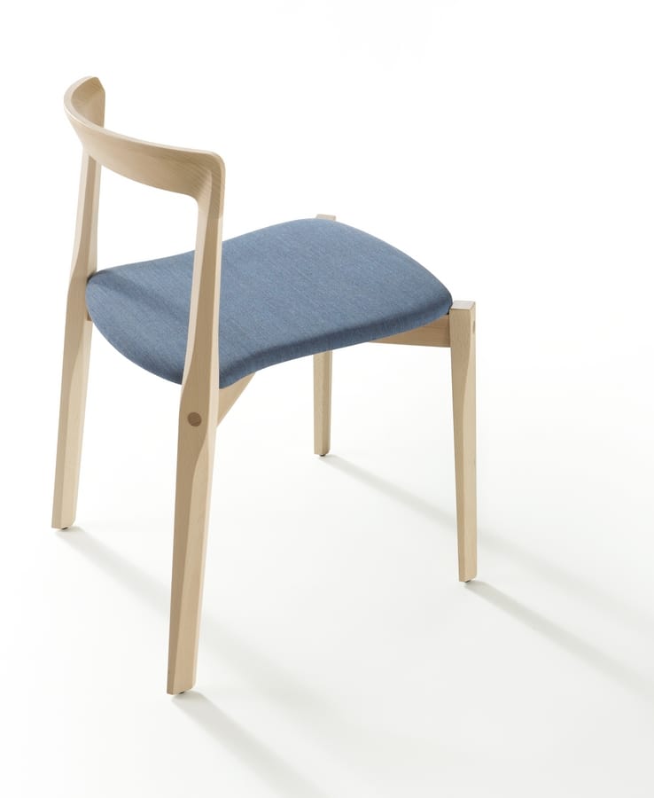 Sedia in legno dal design raffinato | IDFdesign