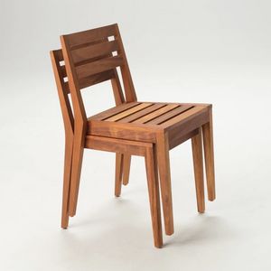 Sedia impilabile MD1, Sedia impilabile per esterno, in legno di iroko
