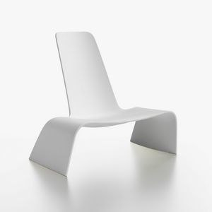 Land mod. 1100-00, Lounge chair in plastica colorata
