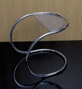 Stool, Sgabello con base curvilinea in acciaio cromato