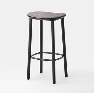 Kalt stool, Sgabello in legno con seduta imbottita