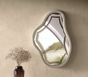 Agata specchio, Specchiera con forma fluida ed asimmetrica