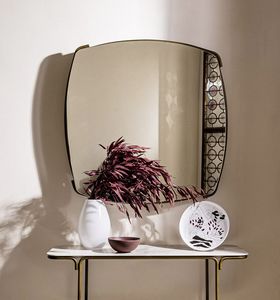 Divina mirror, Specchio da parete con cornice in tubolare metallico