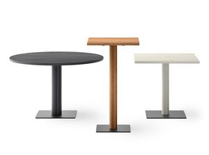 Lucy, Tavolo con colonna in legno arrotondata, per eleganti ambienti contract