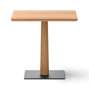 Pyramid, Tavolo con colonna in legno piramidale, dalla forma slanciata