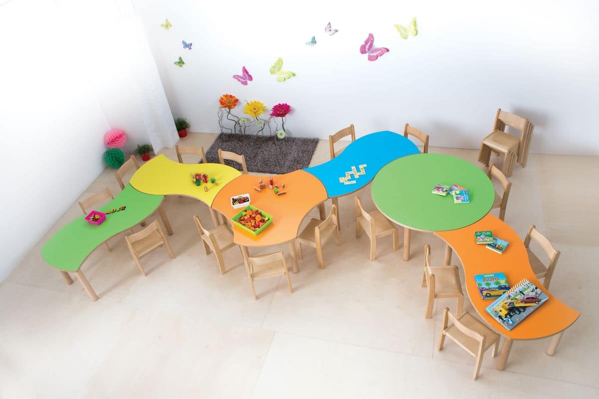 Tavolino componibile per bambini, bordi e spigoli arrotondati, differenti  colori e forme, per asili e scuole materne