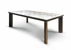 Ginxi, Tavolo in metallo con piano in marmo