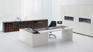 Ar.tu comp. 01, Elegante scrivania in bianco laccato e pelle color titanio