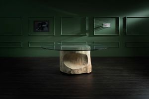 Login, Tavolo con base a tronco d'albero, piano in vetro