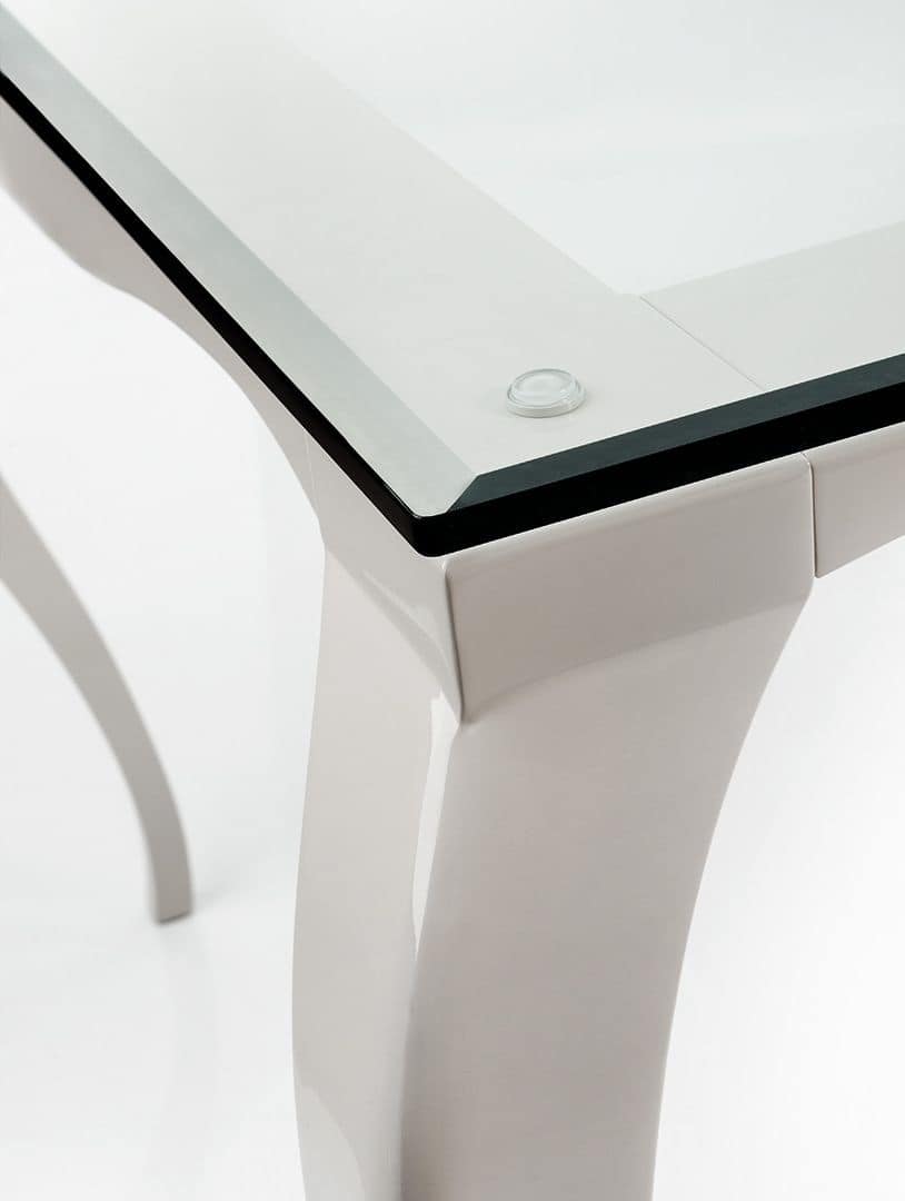Tavolino sagomato di design in alluminio e ceramica Diamante