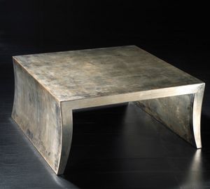 Art. 20704, Tavolino quadrato in legno