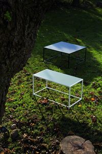 FORM tavolini, Tavolino in metallo e legno, in stile minimale