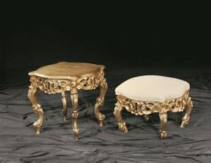 Finlandia oro, Tavolino in stile barocco con struttura in legno di faggio