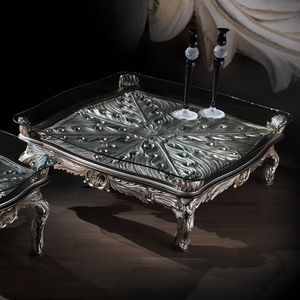 Tavolino 4646, Tavolino classico con finiture in argento