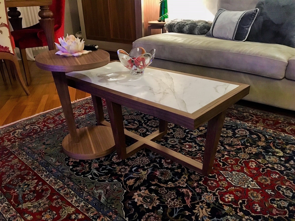 Art. 630-O Mia, Tavolino in legno con piano ovale
