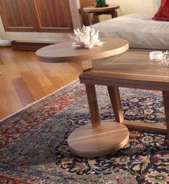 Art. 630-O Mia, Tavolino in legno con piano ovale