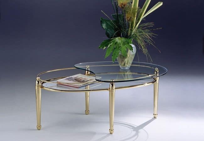 Tavolino basso ovale in metallo color ottone e nero Pitala