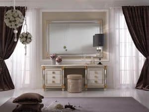 Liberty toilette, Toilette impreziosita da pratico pianetto estraibile con specchio decorativo, stile classico e decori artigianali