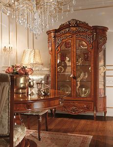 Reggenza Luxury X012, Vetrina classica, con intagli floreali